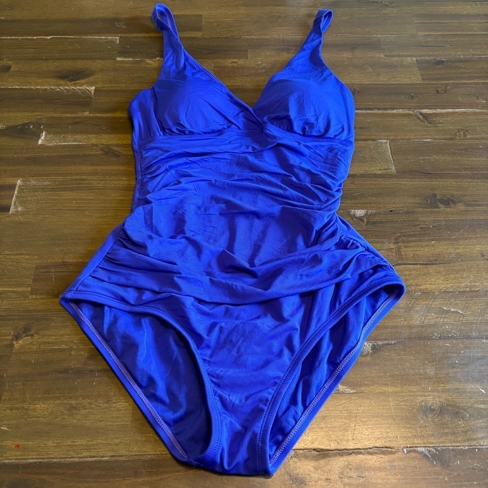 JANTZEN One Piece Swimsuit Bikini Ruched Tummy Flattering Womens 10 Vacation